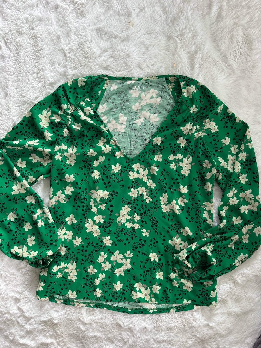 NWOT LOFT Green Floral V-Neck Long Sleeve Shirt Blouse